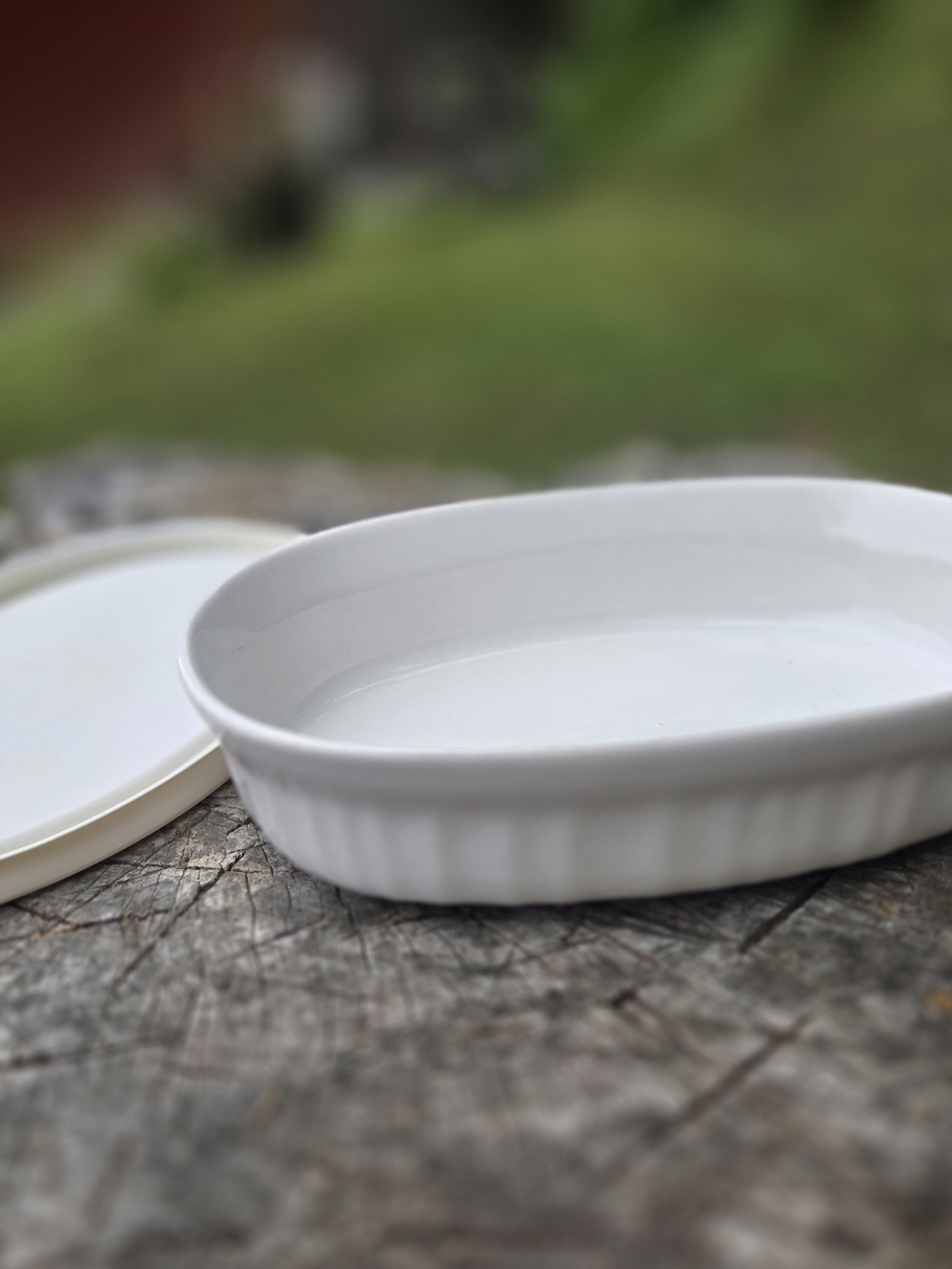 Corningware French White Oval Stoneware 15 Oz. Baking Dish & Lid